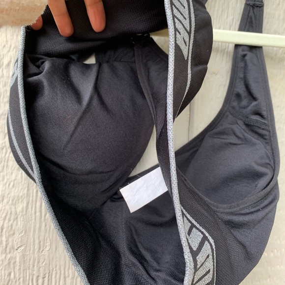 PUMA black and grey lightly padded sports bra - Picture 10 of 10